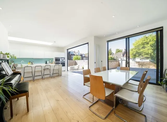 Mountfield Road, Finchley, N3, photo 1