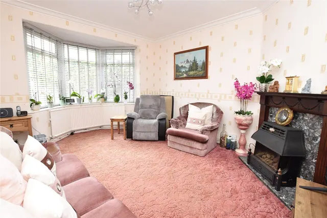 Willow Crescent, Leeds, LS15, photo 2