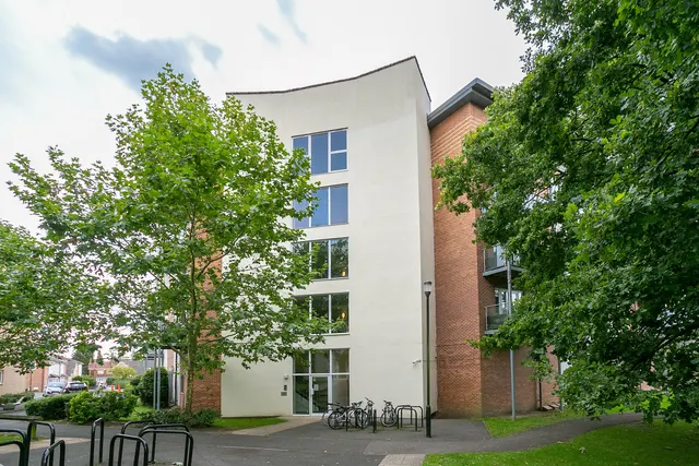 12 Mayfair Court, Observer Drive, Watford, photo 1