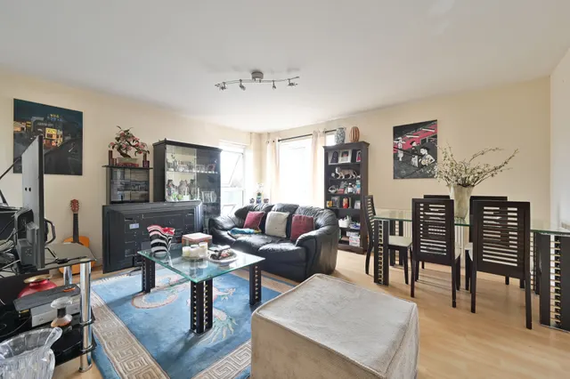 Photo 2 — 12 Mayfair Court, Observer Drive, Watford