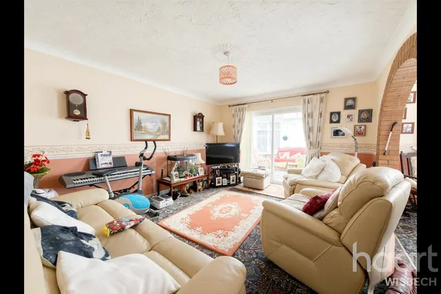 St Edmunds Drive, Emneth, PE14, photo 2