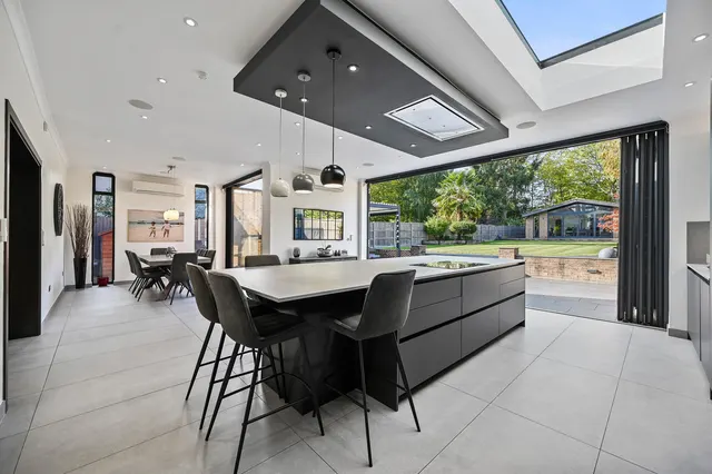 Whitchurch Gardens, Edgware, HA8, photo 2