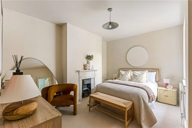 Photo 2 — Rostrevor Road, London, SW6
