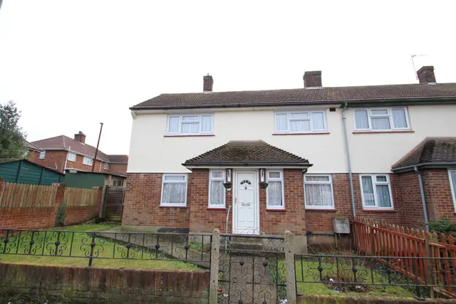 Almond Road, Dartford, photo 1