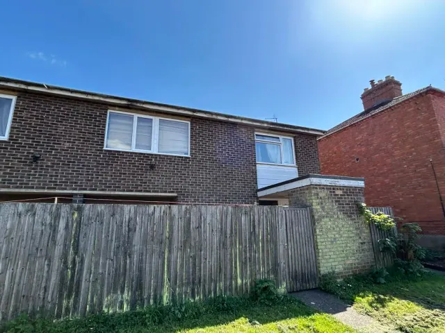 Thompson Street, New Bradwell, Milton Keynes, Buckinghamshire, MK13 0EF, photo 1