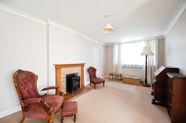 Wheatlands Avenue, Hayling Island, PO11, photo 3