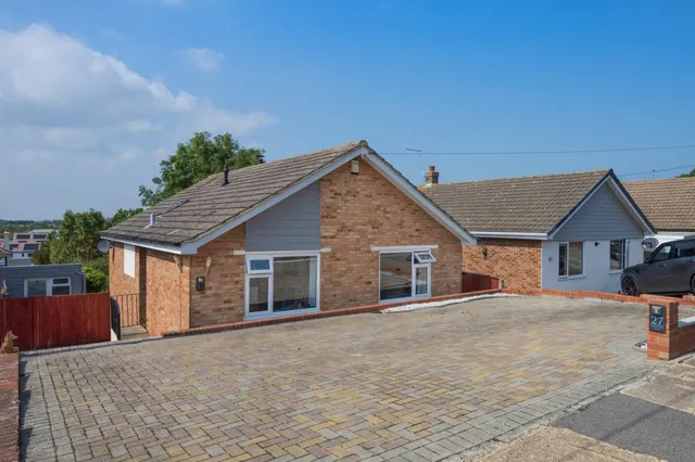 Strode Park Road, Herne Bay, photo 1