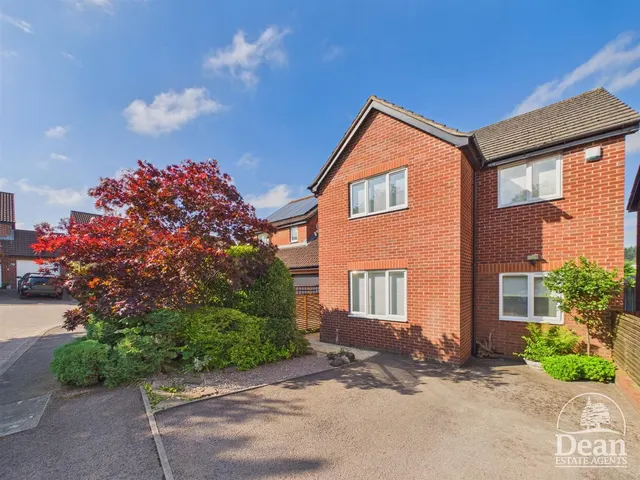 Grove Park Whitecroft, Lydney, GL15, photo 1