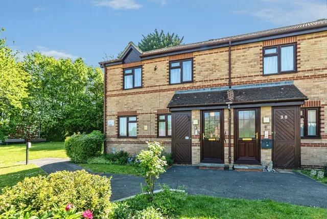 Gershwin Court, Basingstoke, RG22, photo 1