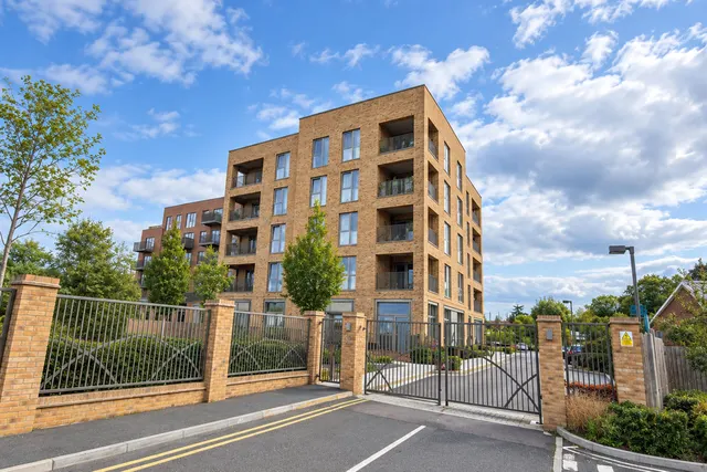 Frogmore Avenue, Watford, WD17, photo 1