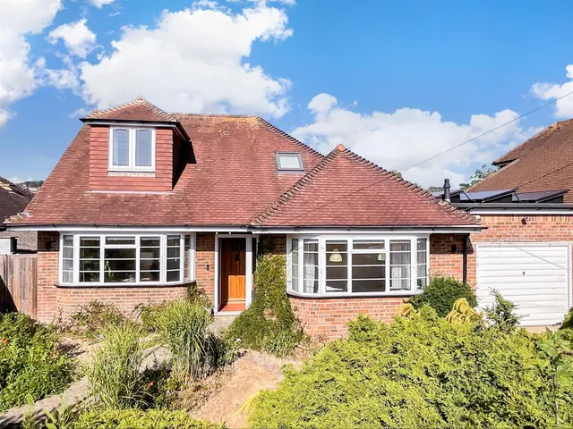 4 bedroom house, Cissbury Gardens, Worthing, BN14