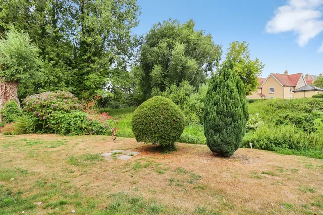 Photo 3 — Ship Gardens, Mildenhall, Bury St. Edmunds