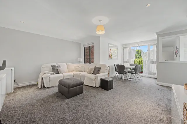 21 Iceland Wharf, Plough Way, London, photo 1