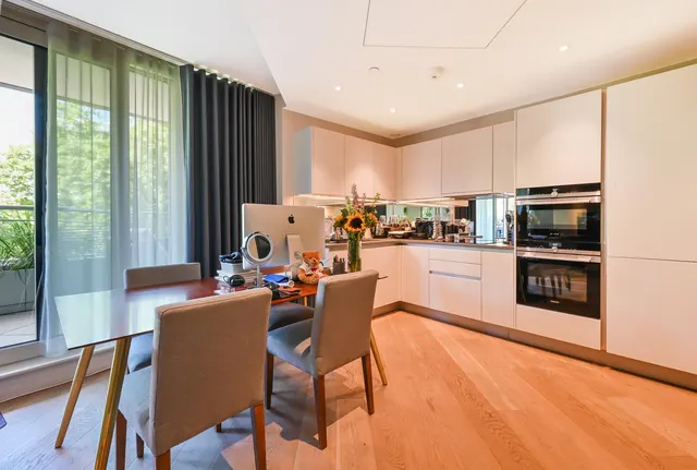 Queenstown Road, London, SW11, photo 2
