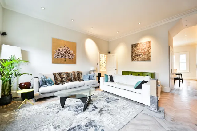 Photo 3 — Flat 4, 60 Redcliffe Gardens, London