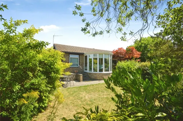 with 3 bedrooms in Chantry Road, Bishop's Stortford, CM23, photo 2