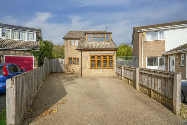 Barry Avenue, Bicester, OX26, photo 1