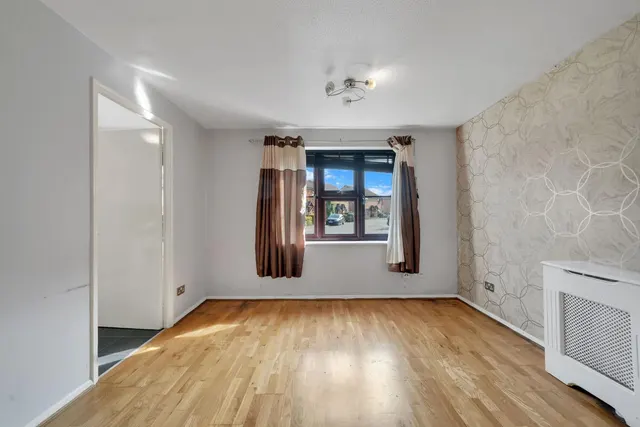 Photo 3 — Ground Floor Flat, 22 Orchid Close, Abridge, Romford, Essex, RM4 1DF