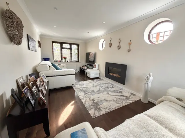 Thurston Road, Saltney, CH4, photo 3