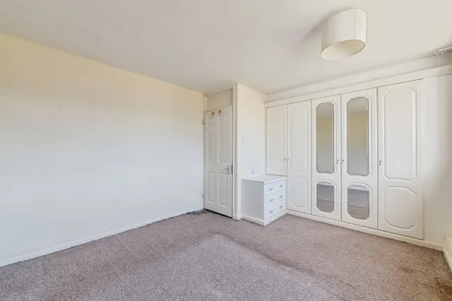 Photo 2 — Canfield Road, Rainham, RM13