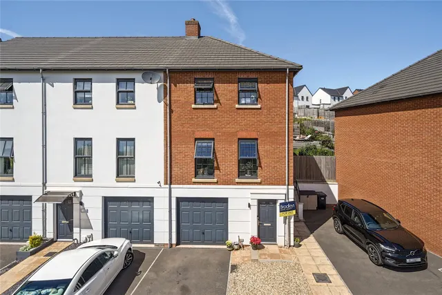 Tarka Way, Crediton, EX17