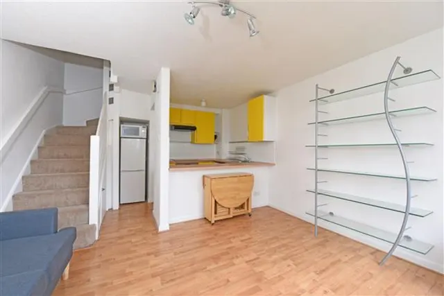 Rotherwood Close, Wimbledon, photo 2