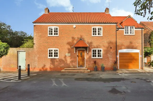 Church Street, Bawtry, DN10, photo 1