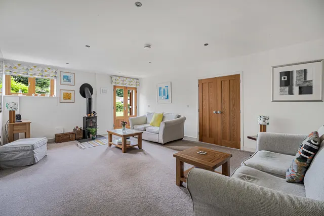 Manor Farm Mews, Dockenfield, GU10, photo 2