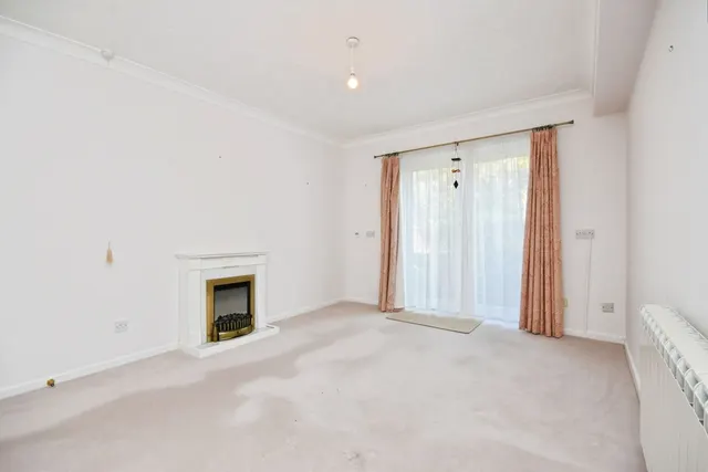 Photo 2 — Kingfisher Lodge, The Dell, Chelmsford, Essex, CM2