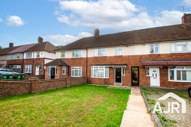High Grove, London, SE18, photo 1