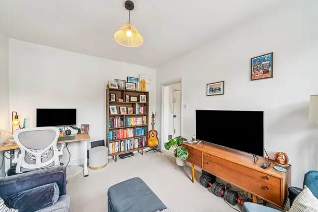 Trinity Road, London, SW17, photo 1