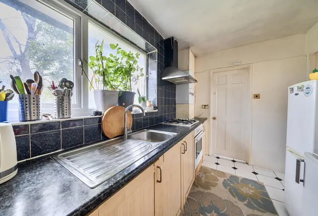 Photo 2 — Roe Lane, London, NW9 9BD