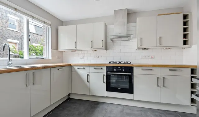 Photo 3 — Heralds Place, London, SE11