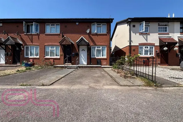 Heathlands Way, Hounslow, TW4, photo 1