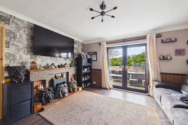 Photo 2 — Winthorpe Avenue, Thorpe, West Yorkshire, WF3