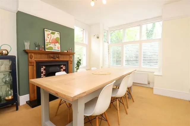 Aldershot Road, Fleet, photo 3