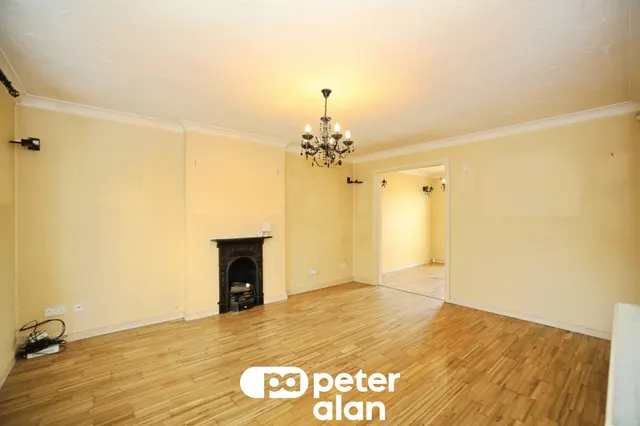 Llwyn Coed Blackwood, NP12, photo 2