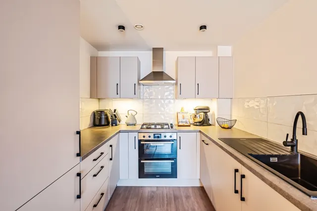 Newlands Place, Seaford, BN25, photo 3