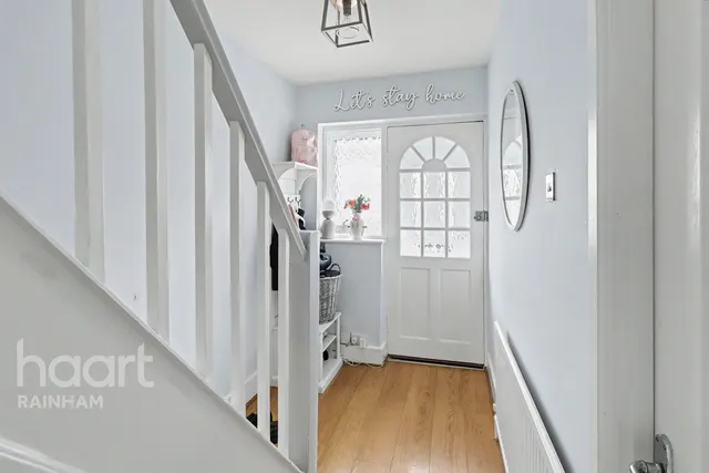 Grove Park Road, Rainham, RM13, photo 2