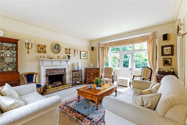 Horsham Road, Holmwood, RH5, photo 3