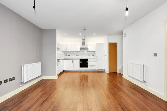 Flat 7, Oxley Square, London, photo 1