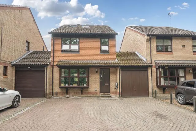 Merrivale Gardens, Woking, GU21, photo 2