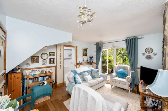 Falklands Drive, Horsham, RH13, photo 3