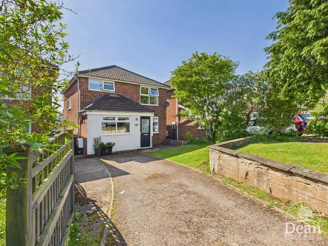 Ash Close, Lydney, photo 1