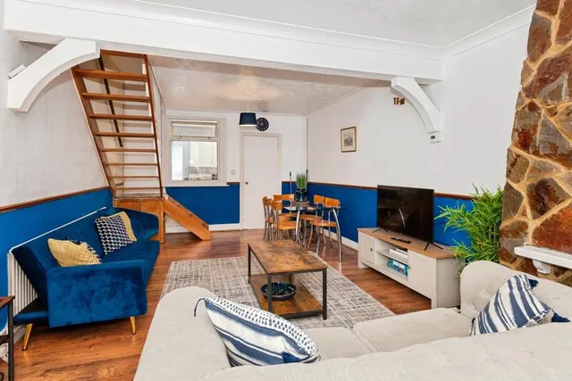 St. Leonards Road, Windsor, SL4, photo 2