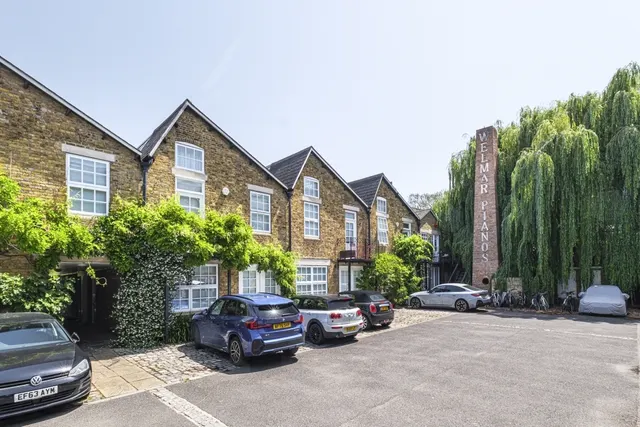 Welmar Mews London SW4, photo 1