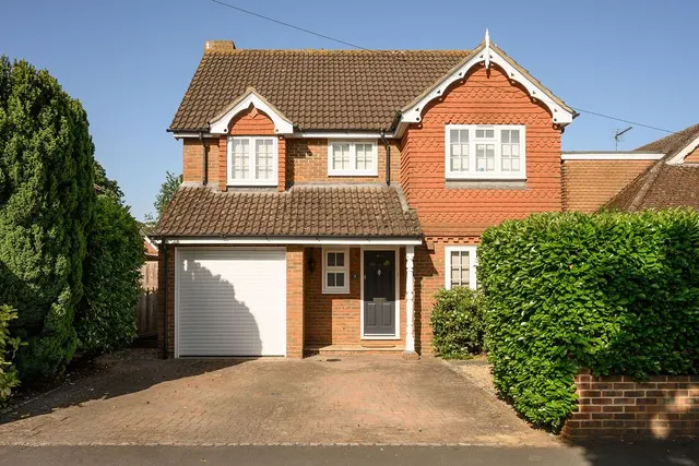 Weston Avenue, West Molesey, KT8, photo 1