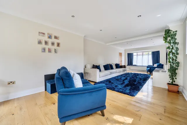 Wood Lane Close, Iver, SL0, photo 3