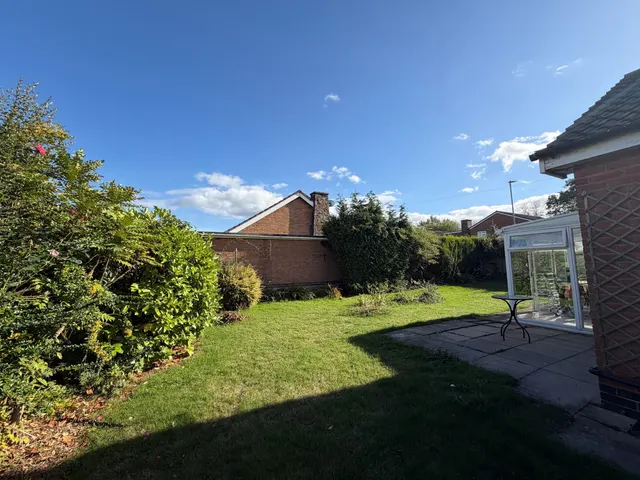 Barry Drive, Kirby Muxloe, LE9, photo 2