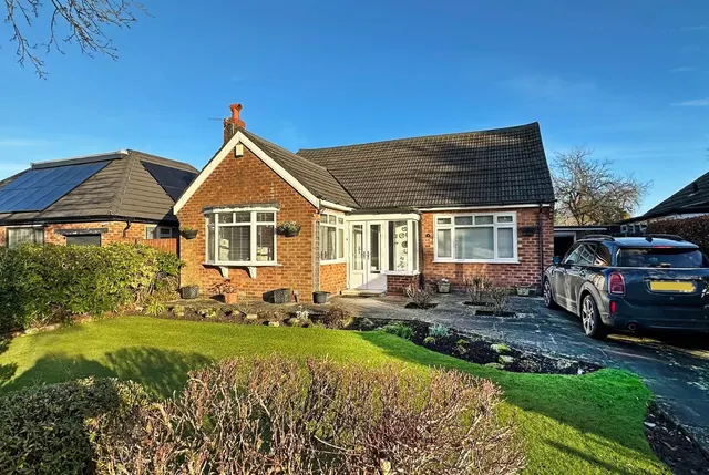 Cottrell Road, Hale Barns, Cheshire WA15 0RT, photo 1